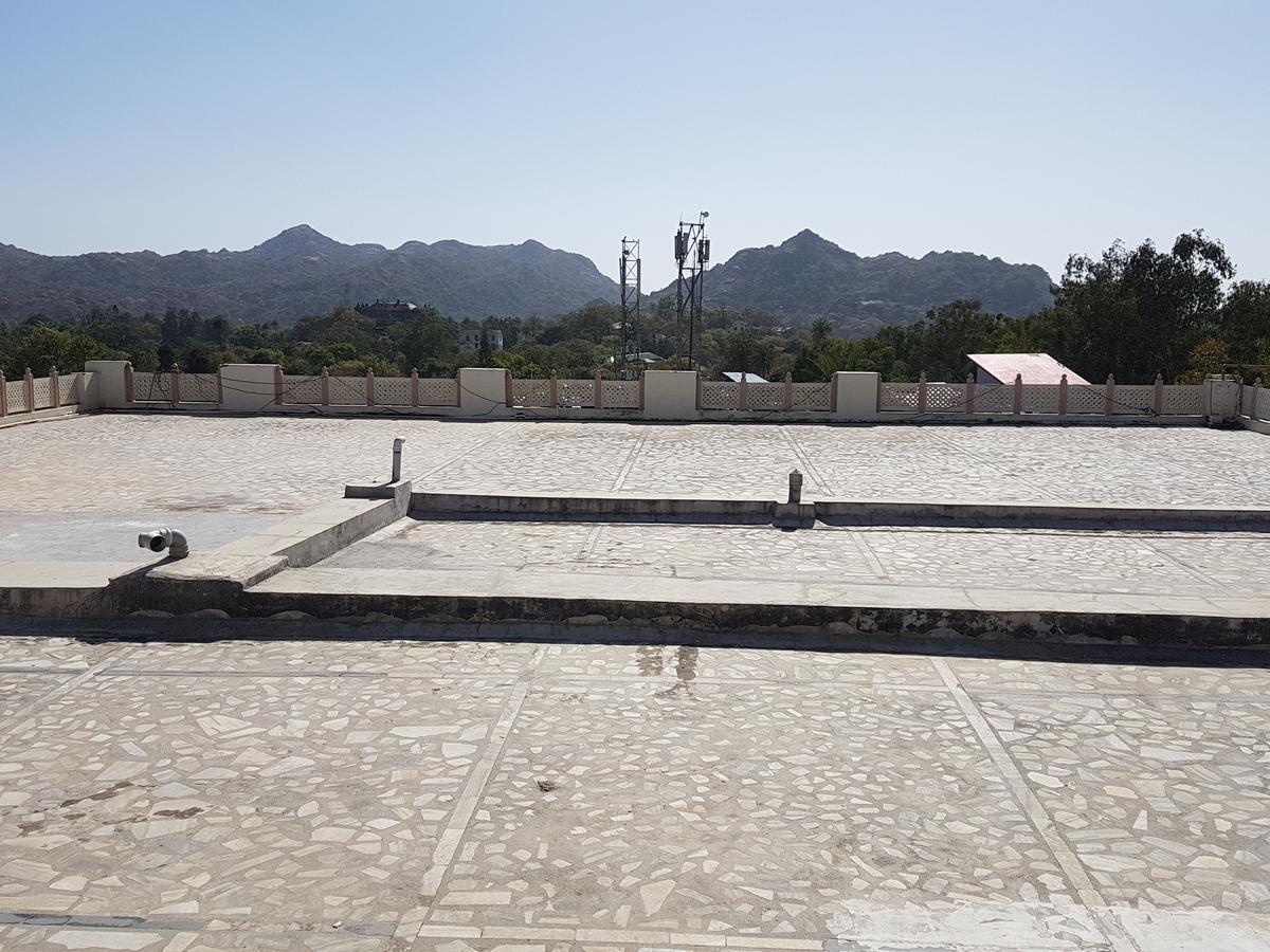 Hotel Palanpur Palace Mount Âbû Extérieur photo