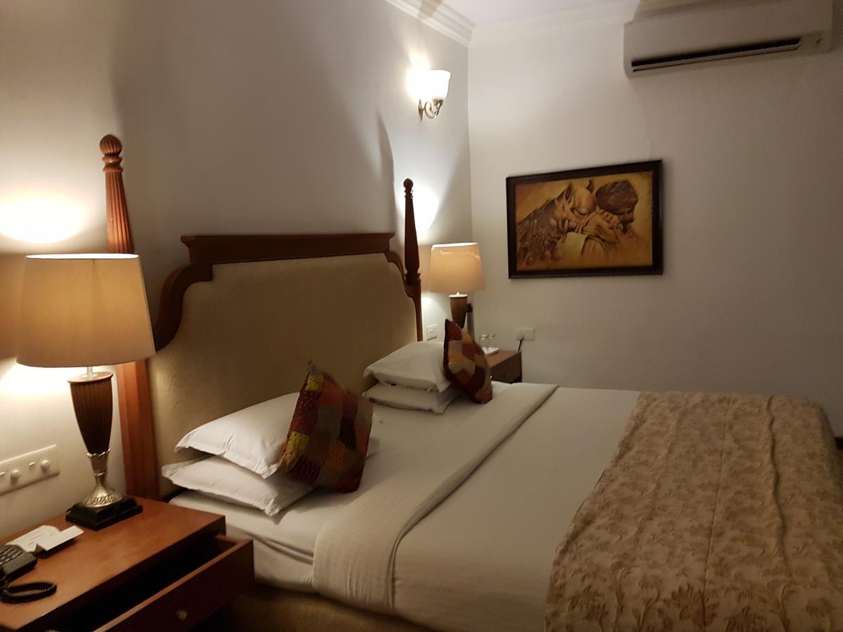 Hotel Palanpur Palace Mount Âbû Extérieur photo