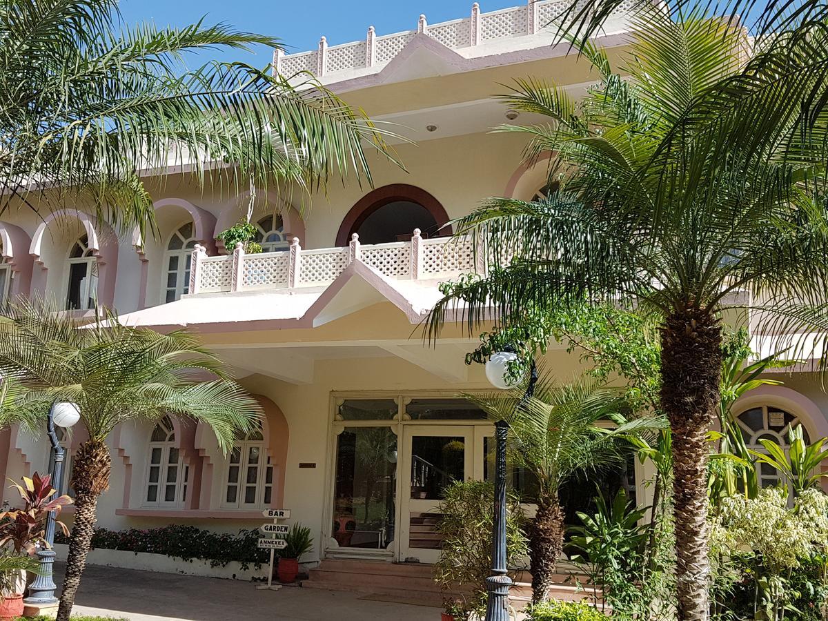 Hotel Palanpur Palace Mount Âbû Extérieur photo